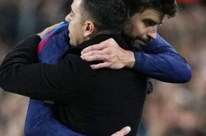 开云服务-哈维：皮克代表巴萨黄金时代 莱万没进球是好消息