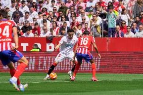 西媒：塞维利亚边锋巴尔加斯腿筋受伤，预计伤缺4-6周&amp;赛季报销