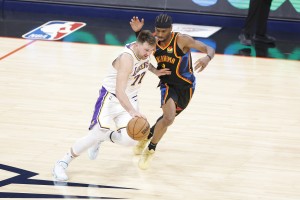 开云网页版-名记半程最佳阵预测：1阵SGA东契奇 2阵库里小卡 3阵KD阿夫迪亚